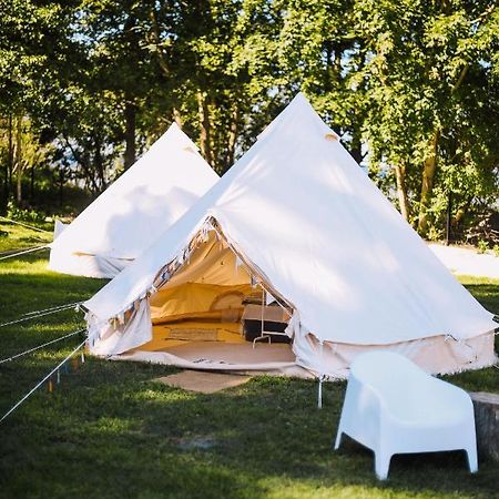 Отель Glamping Mella Muiza Юрмала Экстерьер фото